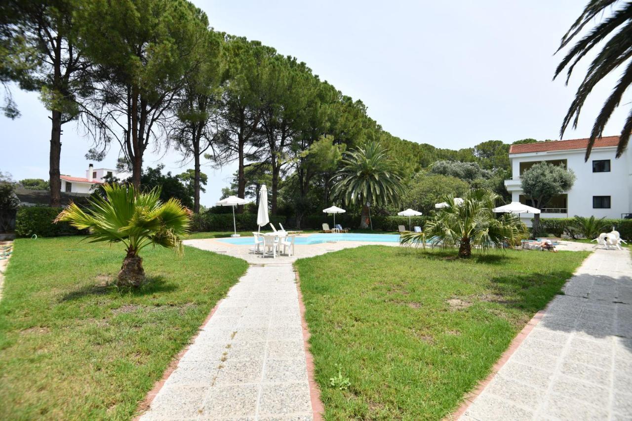 Niki Hotel Apartments Ialysos  Exteriör bild